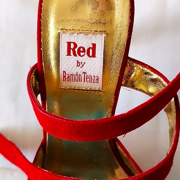 Red Suede Strappy 👠 Heels - Picture 6 of 6